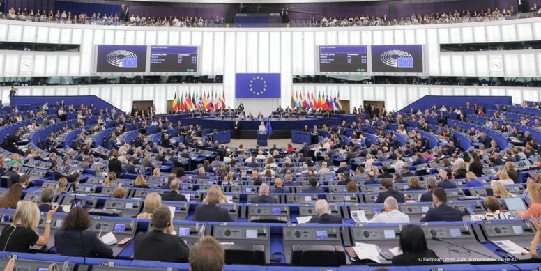 people are sitting in European Comission